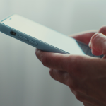  Patente per lo Smartphone: Perché è Necessaria per una Navigazione Sicura e Responsabile sui Social